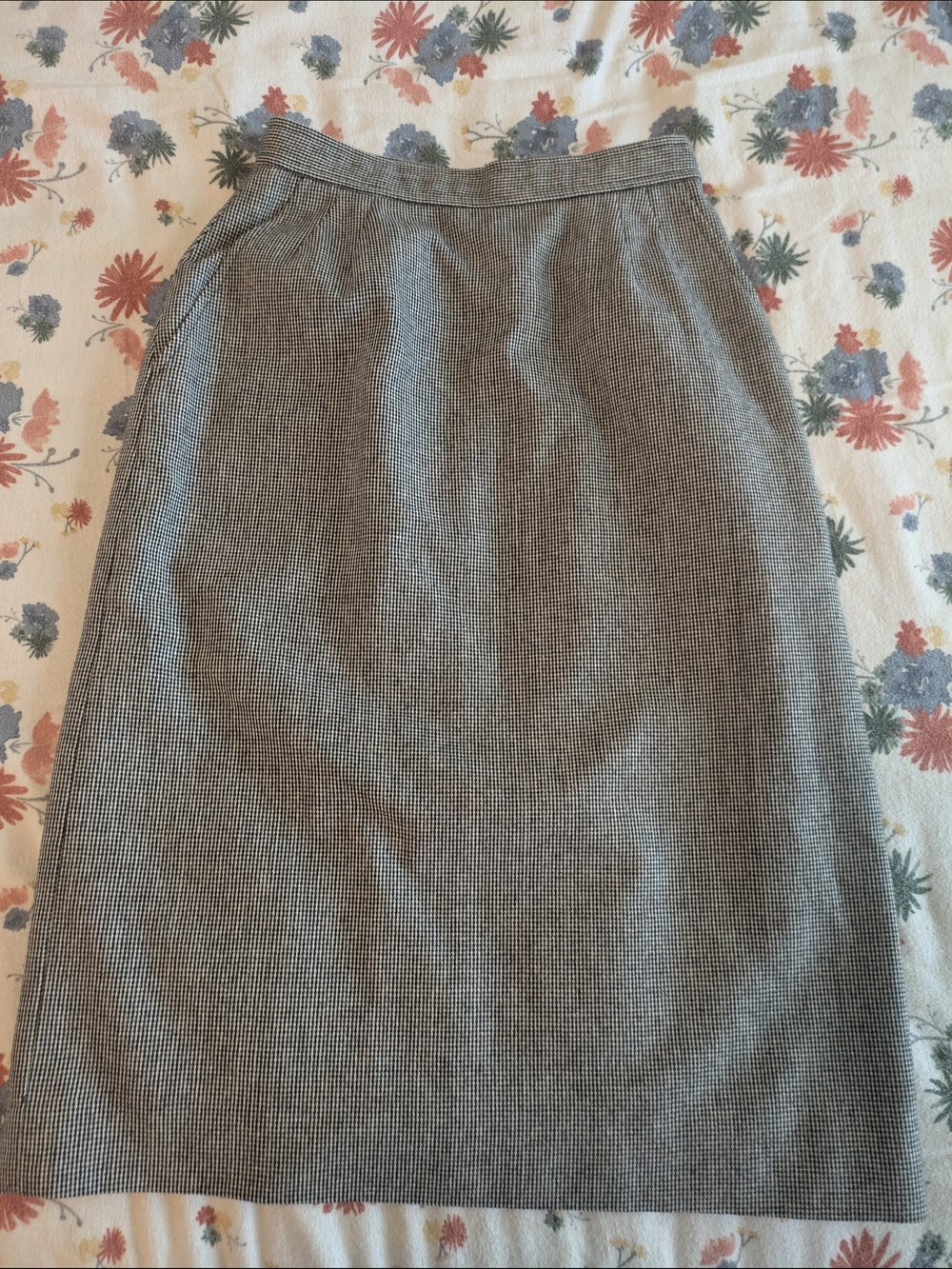 True Vintage Wool  Evan Picone Black and White Pencil Skirt